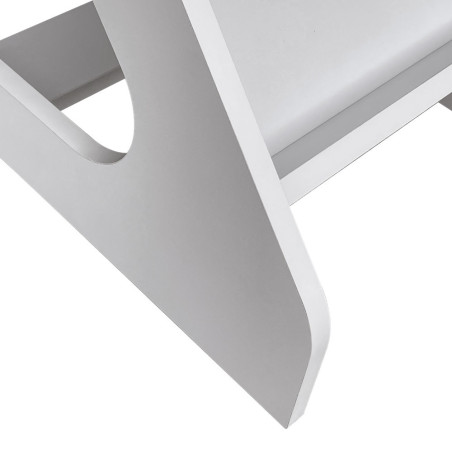 Practical coffee table with interesting form (#2568)