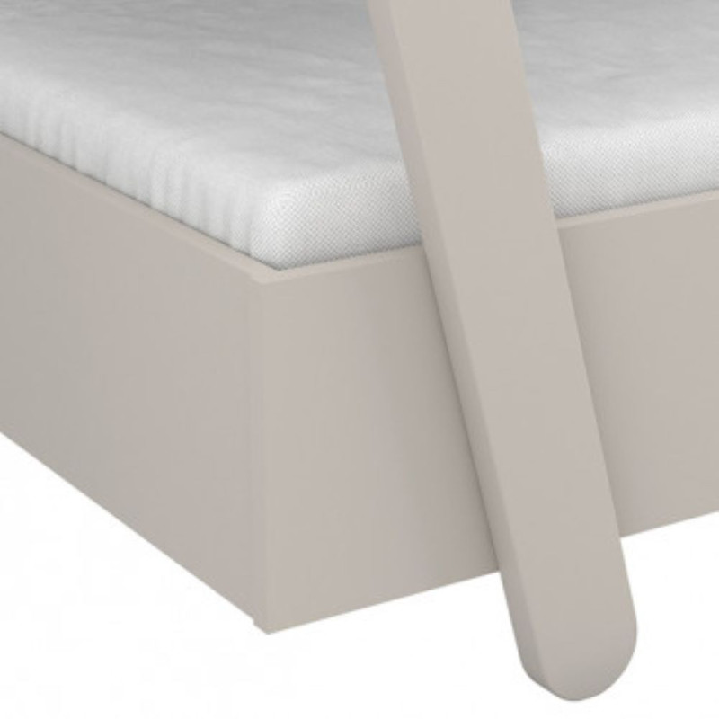 Children's bed with unique design (#2619)